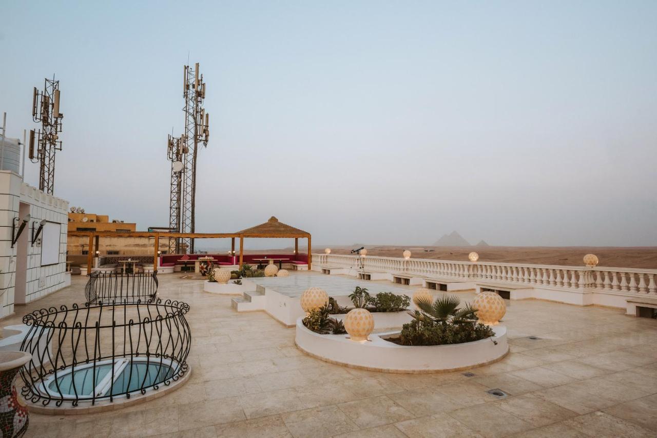 Desert Moon Ghatati Luaran gambar
