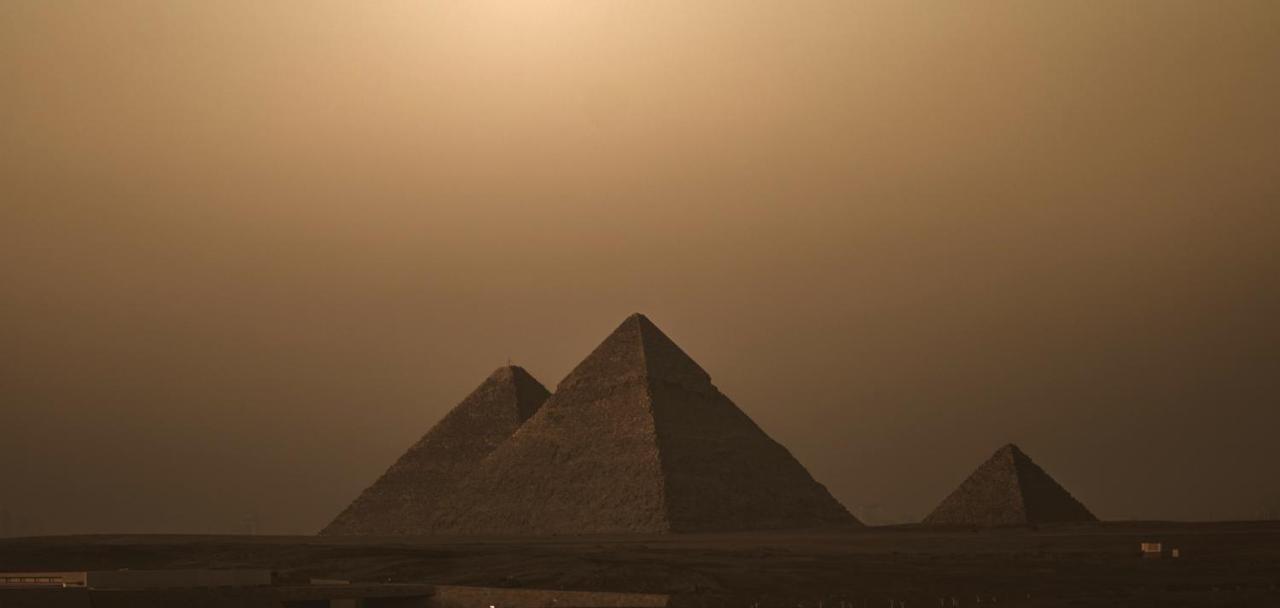 Desert Moon Ghatati Luaran gambar